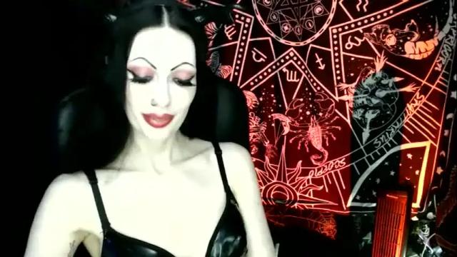 Image 3 of missmoondoll Stream on Chaturbate on 1 month ago