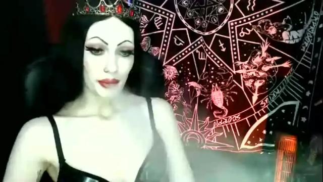 Image 2 of missmoondoll Stream on Chaturbate on 25 days ago