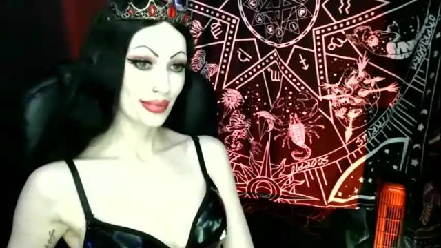 Image 3 of missmoondoll Stream on Chaturbate on 25 days ago