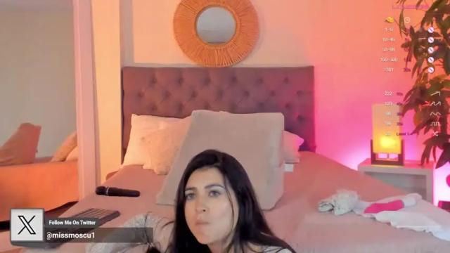 Image 12 of missmoscu Stream on Chaturbate on 20 months ago