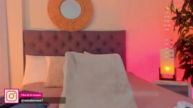 Image 11 of missmoscu Stream on Chaturbate on 19 months ago