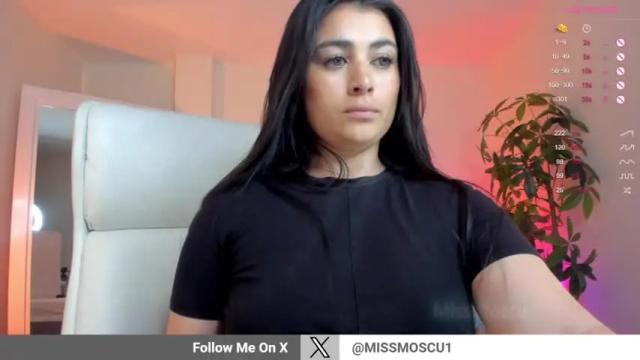 Image 11 of missmoscu Stream on Chaturbate on 19 months ago
