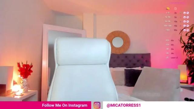 Image 12 of missmoscu Stream on Chaturbate on 19 months ago