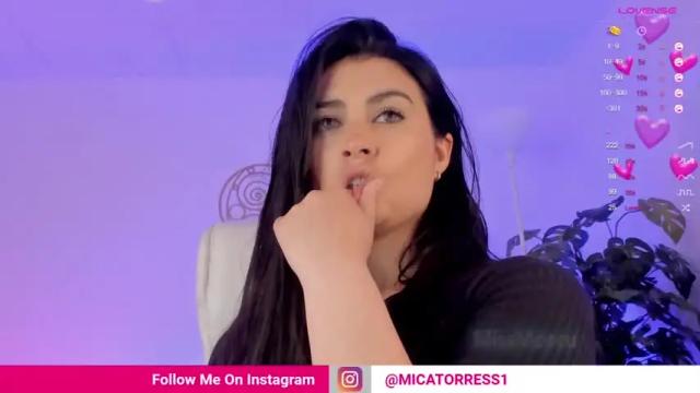 Image 3 of missmoscu Stream on Chaturbate on 19 months ago