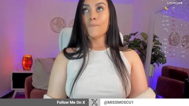 Image 7 of missmoscu Stream on Chaturbate on 18 months ago