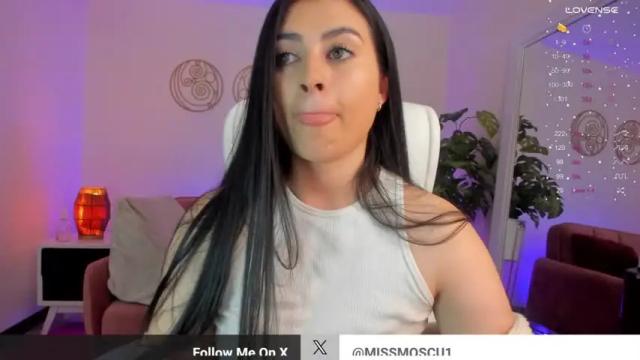 Image 8 of missmoscu Stream on Chaturbate on 18 months ago