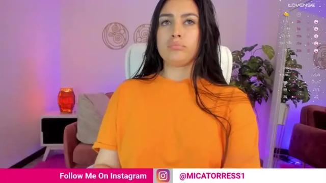 Image 10 of missmoscu Stream on Chaturbate on 18 months ago