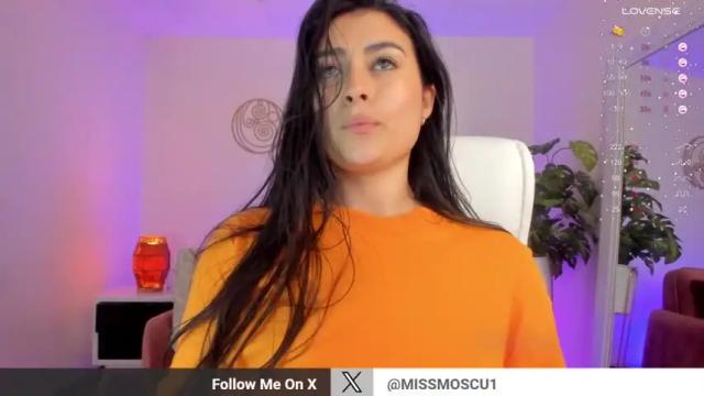 Image 2 of missmoscu Stream on Chaturbate on 18 months ago
