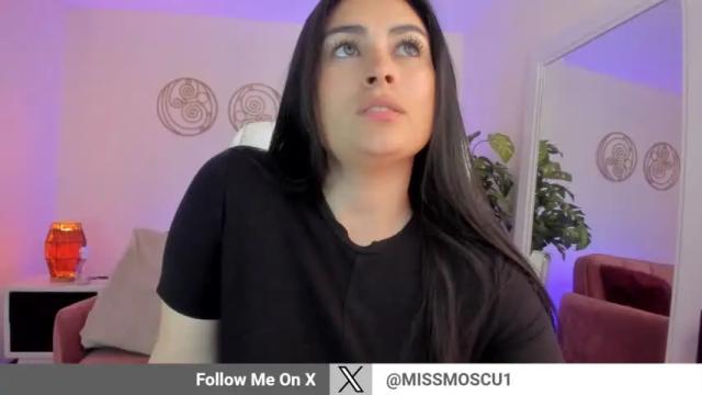 Image 10 of missmoscu Stream on Chaturbate on 18 months ago