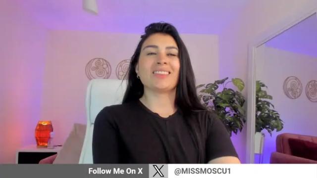Image 8 of missmoscu Stream on Chaturbate on 18 months ago