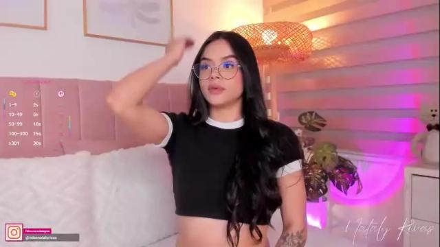 Image 2 of missnataly_ Stream on Chaturbate on 1 month ago