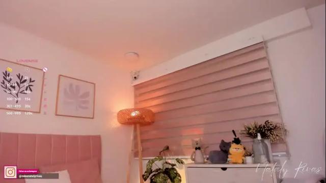 Image 2 of missnataly_ Stream on Chaturbate on 1 month ago