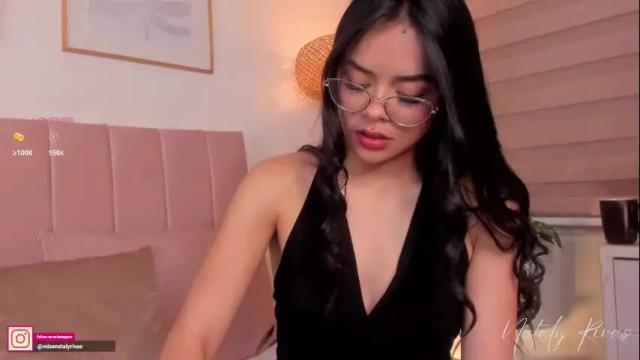 Image 8 of missnataly_ Stream on Chaturbate on 1 month ago
