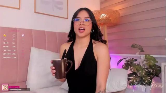 Image 10 of missnataly_ Stream on Chaturbate on 1 month ago