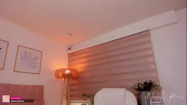 Image 4 of missnataly_ Stream on Chaturbate on 12 days ago
