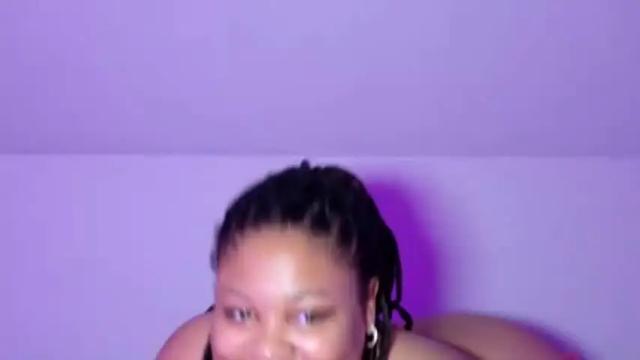 Image 12 of missnaughtiinaomi Stream on Chaturbate on 20 days ago