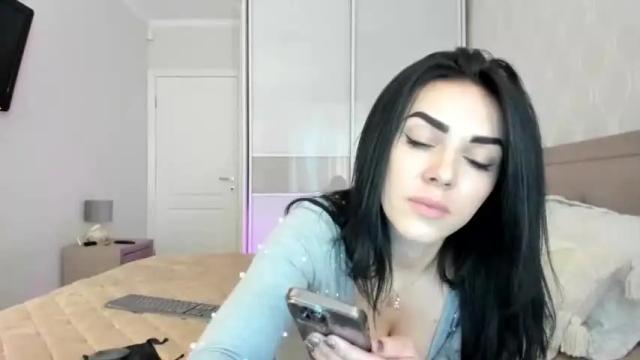 Image 3 of missnelly Stream on Chaturbate on 16 months ago