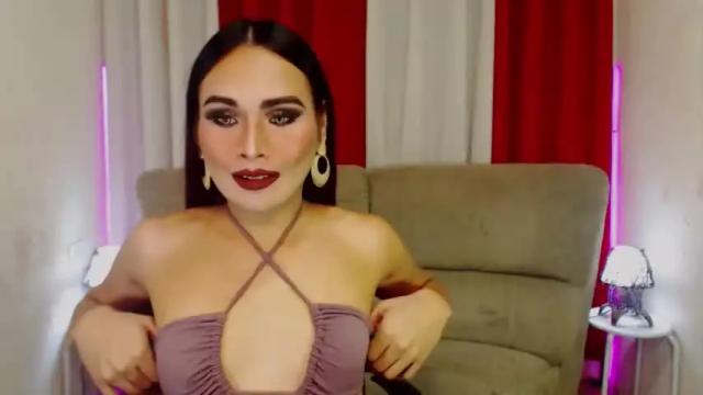 Image 7 of missoliviaontop Stream on Chaturbate on 16 months ago