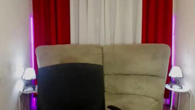 Image 11 of missoliviaontop Stream on Chaturbate on 13 months ago