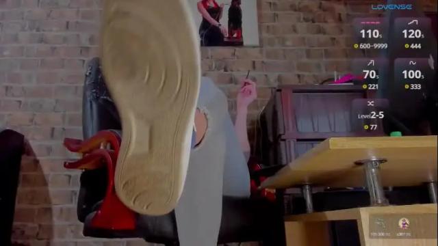 Image 2 of misspetitevenus Stream on Chaturbate on 26 days ago