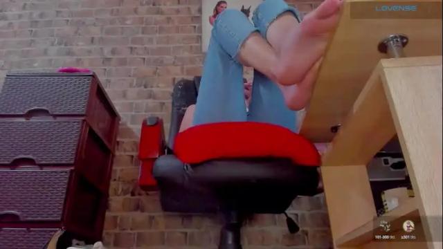 Image 2 of misspetitevenus Stream on Chaturbate on 6 days ago