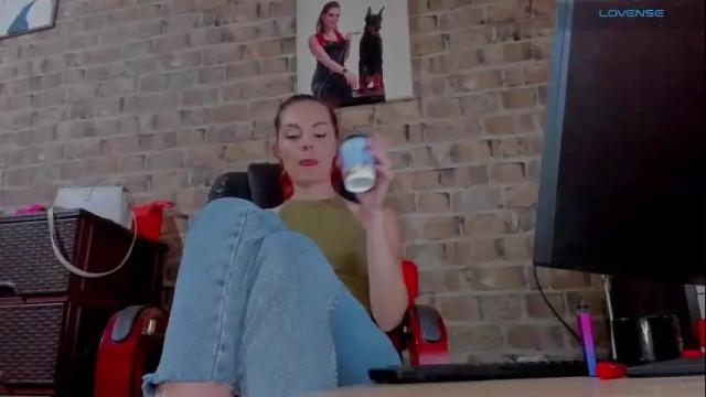 Image 4 of misspetitevenus Stream on Chaturbate on 16 days ago