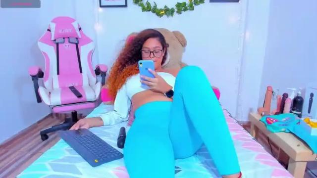 Image 11 of missroice Stream on Chaturbate on 14 months ago