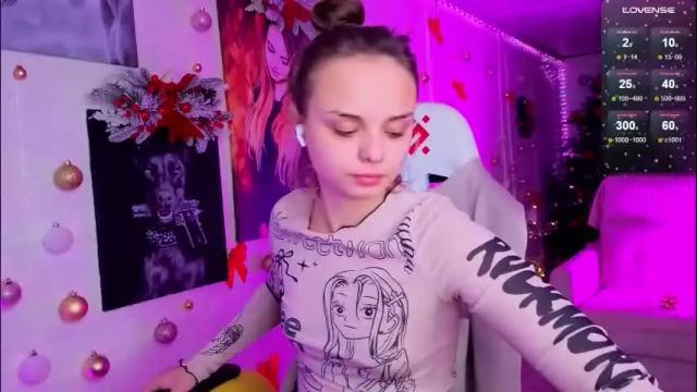 Image 2 of misss_viki Stream on Chaturbate on 1 month ago