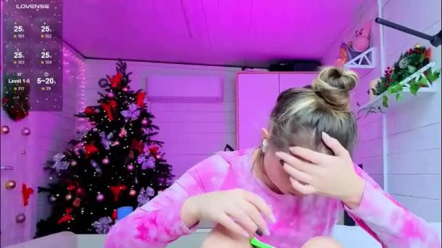 Image 2 of misss_viki Stream on Chaturbate on 24 days ago