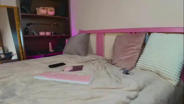 Image 6 of missslola Stream on Chaturbate on 1 month ago