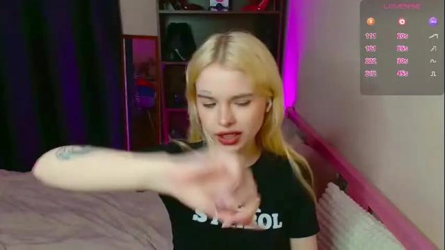 Image 2 of missslola Stream on Chaturbate on 1 month ago