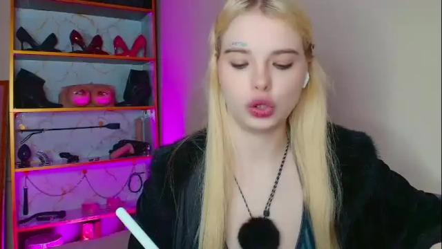 Image 10 of missslola Stream on Chaturbate on 16 days ago