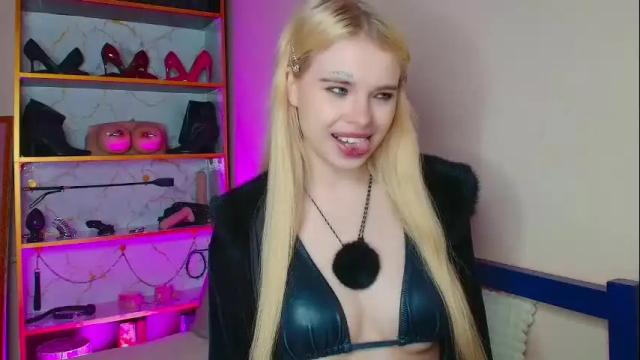 Image 4 of missslola Stream on Chaturbate on 16 days ago