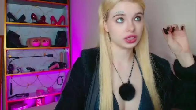 Image 7 of missslola Stream on Chaturbate on 16 days ago