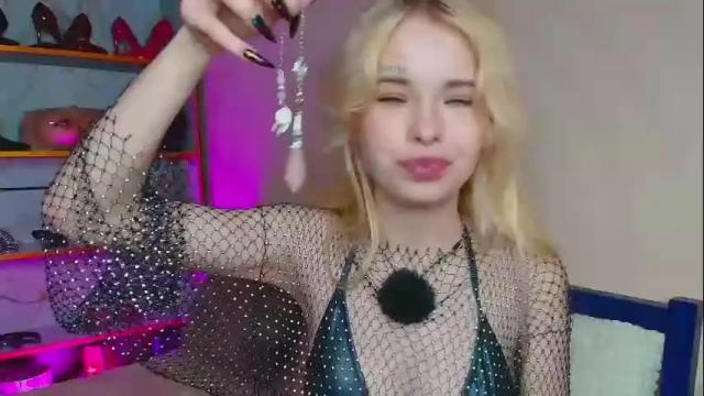 Image 4 of missslola Stream on Chaturbate on 11 days ago