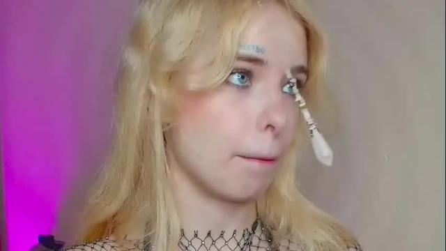 Image 7 of missslola Stream on Chaturbate on 11 days ago