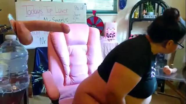 Image 2 of misssuckalot Stream on Chaturbate on 10 days ago