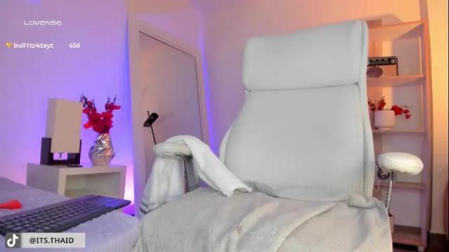 Image 8 of missthailand_ Stream on Chaturbate on 1 month ago