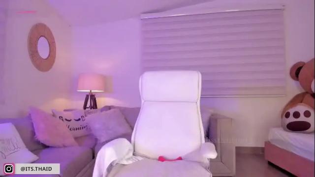 Image 2 of missthailand_ Stream on Chaturbate on 1 month ago