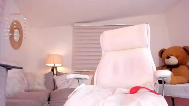 Image 3 of missthailand_ Stream on Chaturbate on 1 month ago