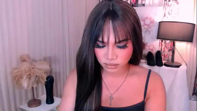 Image 12 of misstrishontop Stream on Chaturbate on 16 days ago