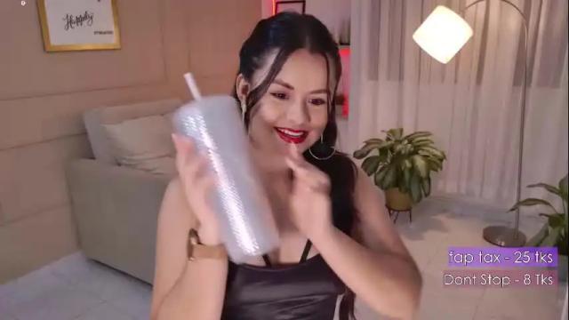 Image 4 of missvale_ Stream on Chaturbate on 1 month ago