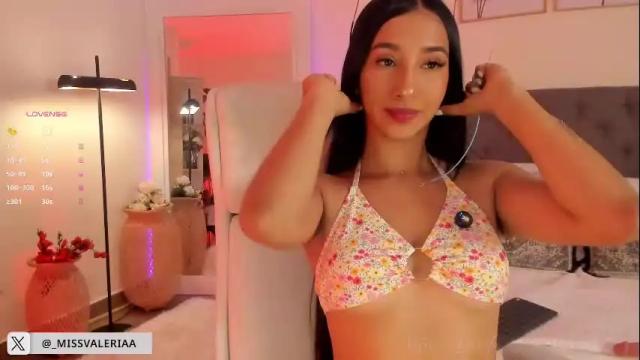 Image 3 of missvaleriaa Stream on Chaturbate on 3 days ago