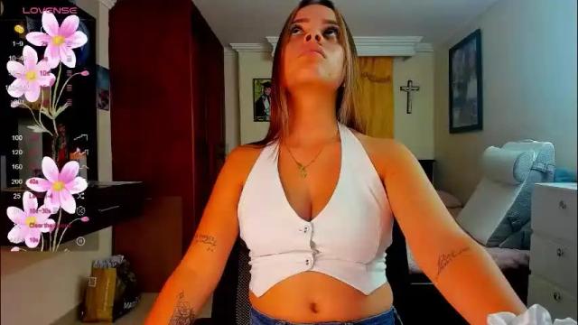 Image 3 of missvalery1 Stream on Chaturbate on 4 months ago