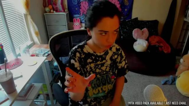 Image 6 of missvanessajune Stream on Chaturbate on 15 months ago