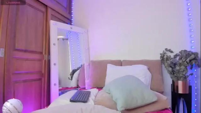 Image 8 of missvioleta_ Stream on Chaturbate on 1 month ago