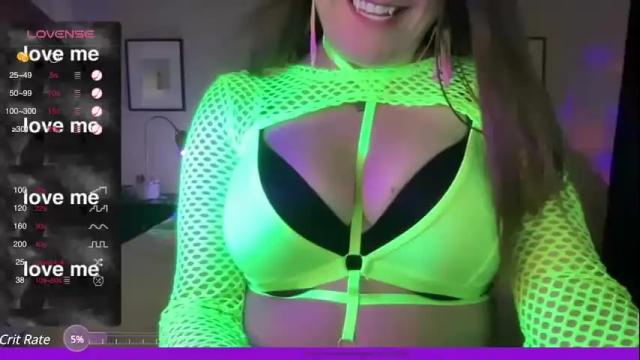 Image 2 of misswildvioet Stream on Chaturbate on 18 months ago