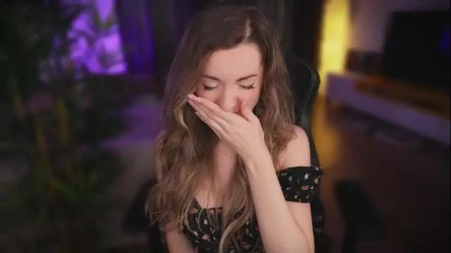 Image 12 of misswiney Stream on Chaturbate on 11 days ago