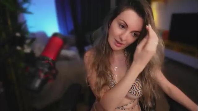 Image 2 of misswiney Stream on Chaturbate on 2 months ago