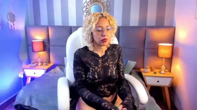 Image 12 of missy_halt Stream on Chaturbate on 18 months ago